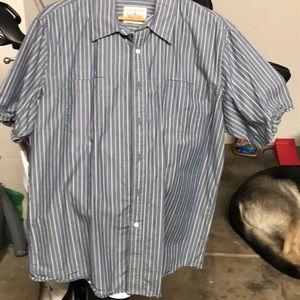 Docker’s men’s shirt
